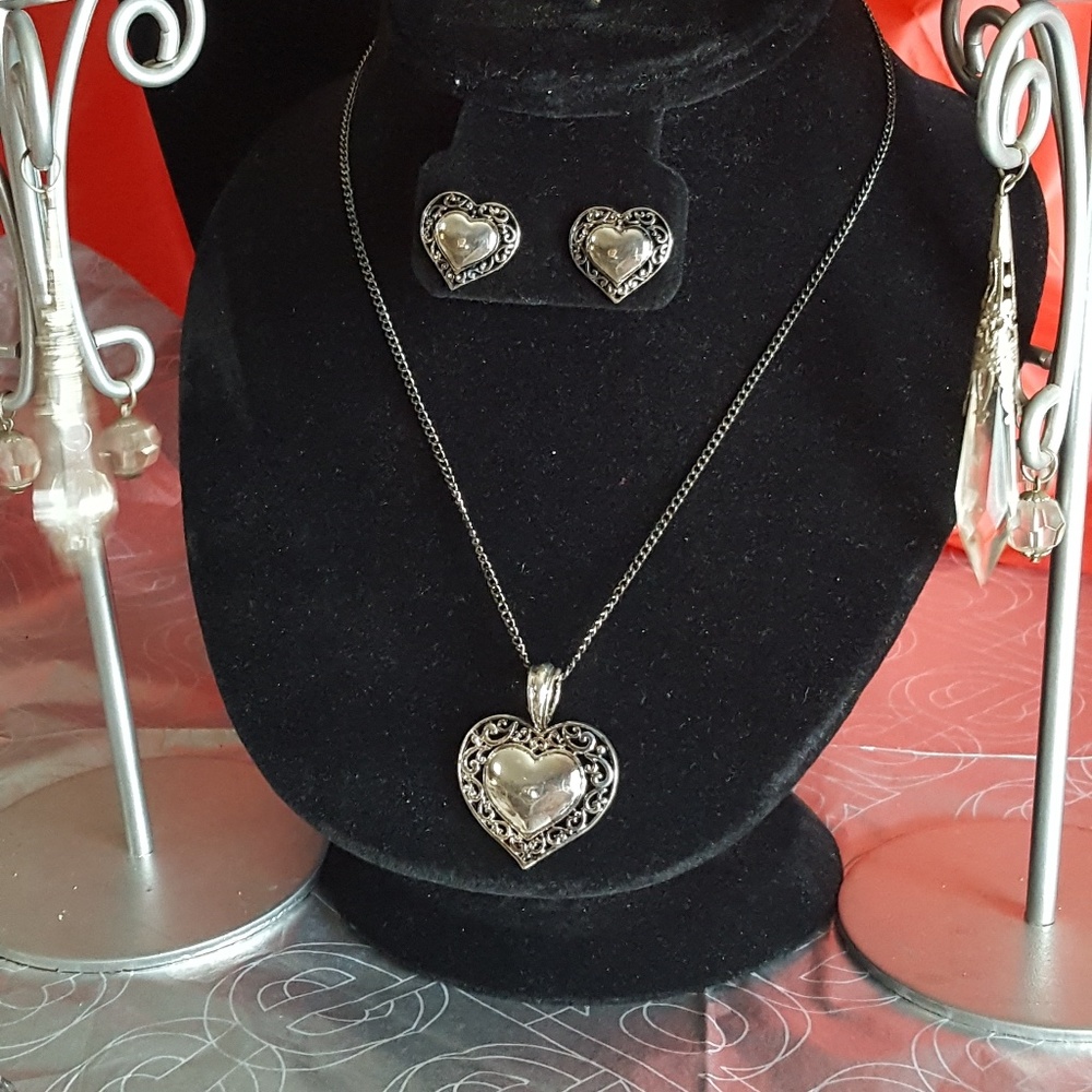 New Silver Flure Puffed Heart  Pendant & Pierced